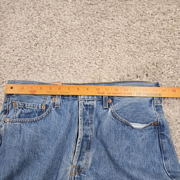 Levi’s 501 Jeans Mens 34x30 Light Wash Button Fly Vintage Y2K Straight Denim - Picture 12 of 16